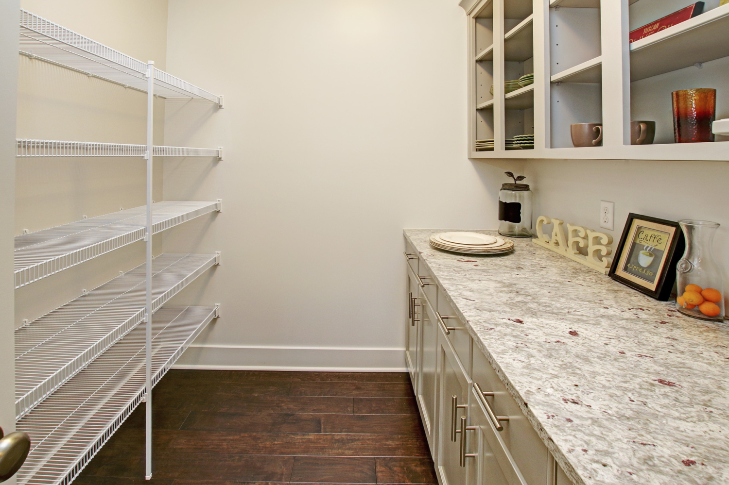 Studio G | Closets & Glass