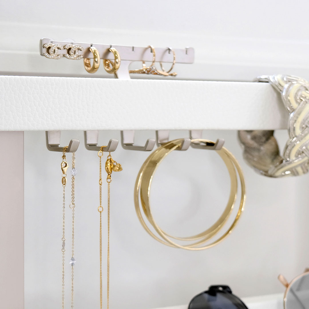 Jewelry_hook_earrings