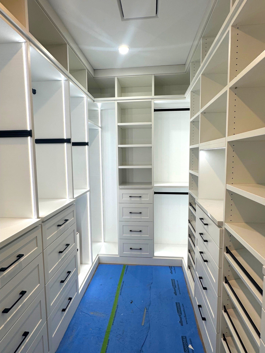 Luxury High end melamine walk in closet system shelves drawers long hang shor hang